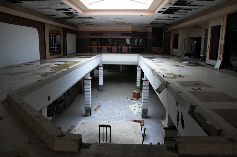 Illustration for article titled This Abandoned Wasteland Was Once America's Largest Mall
